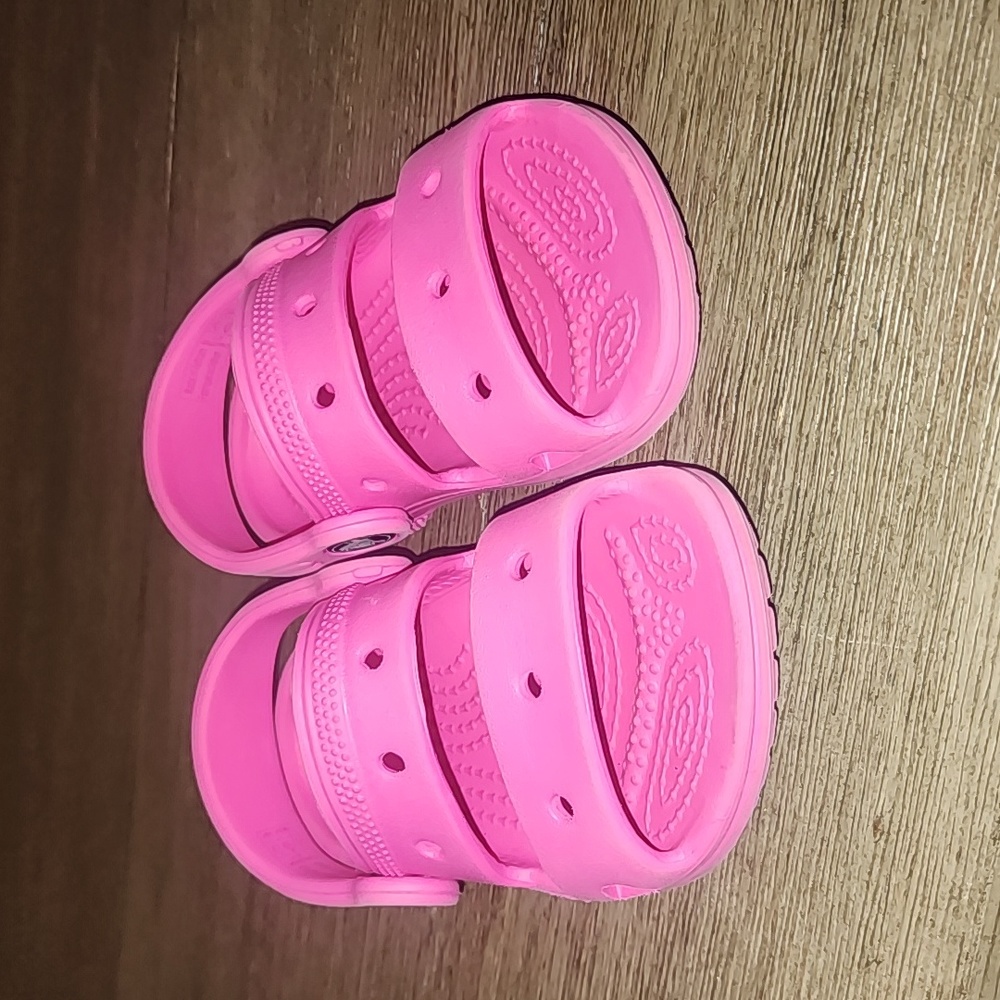 Toddler size 7 Crocs Sandals